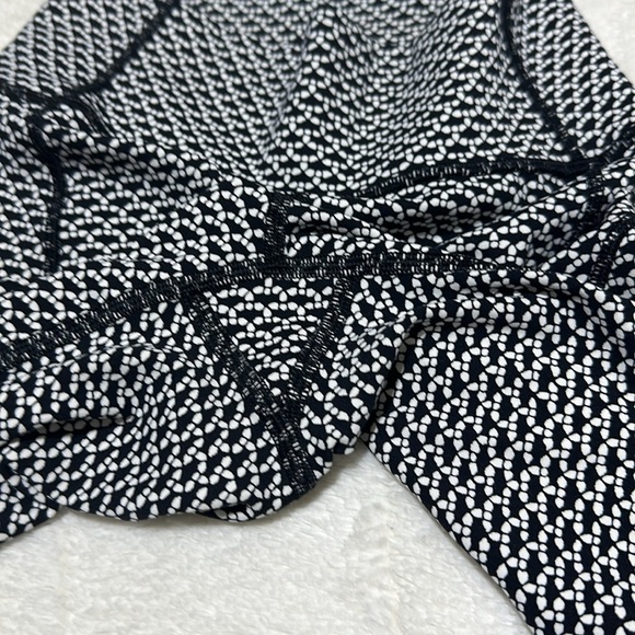 Lululemon | size 2 | in movement 7/8 tight - Picture 10 of 13
